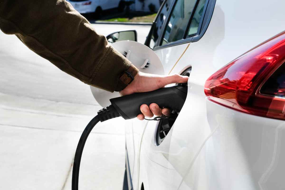 Veículos Elétricos: Quanto Custa Carregar um Carro no Brasil?